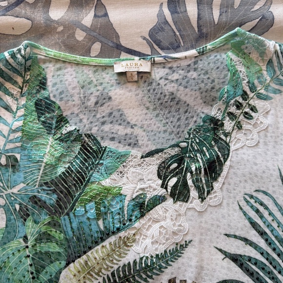 BUY 2 ITEMS & GET 1 FREE: Laura Tropical Butterfly Blouse Sz LP - Picture 9 of 11